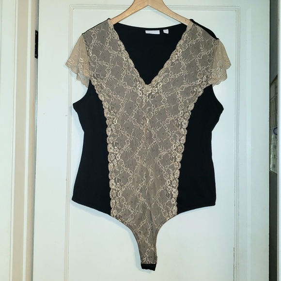 NY & Co black short sleeve lace bodysuit XL - Picture 3 of 6